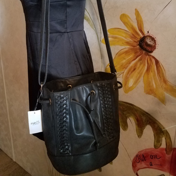 Bucket Bag Rue21 - Picture 3 of 12